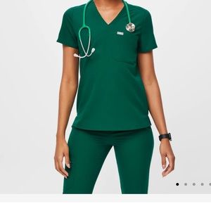 Figs HUNTER GREEN scrub top